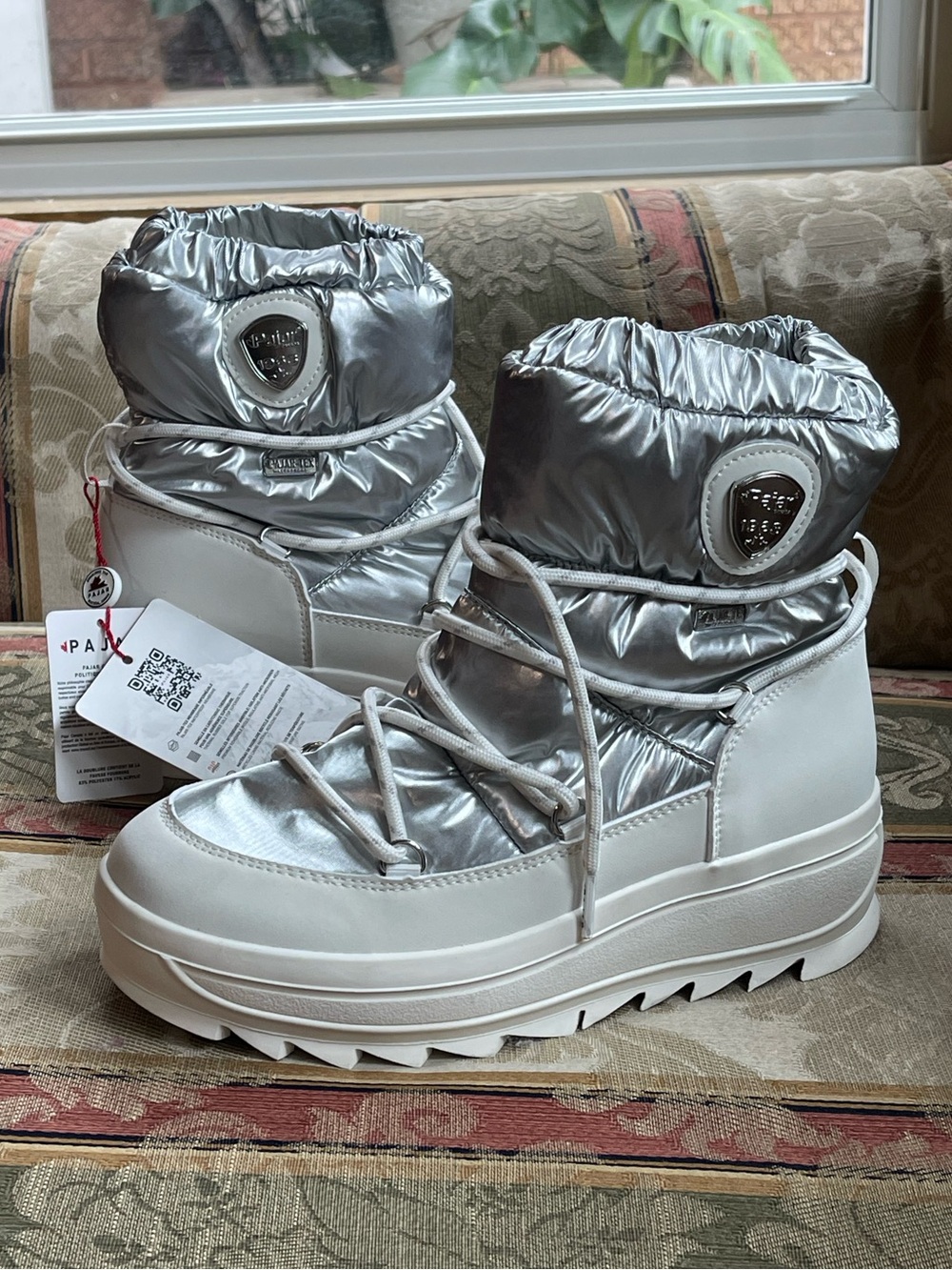 PAJAR GALAXY METALLIC WEATHERPROOF BOOT. Size 8 Women N6-25